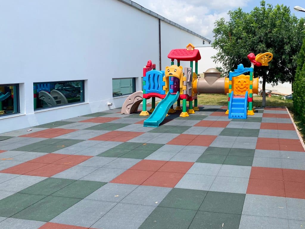 Tartan, Spatiu de joacă, Camar 1